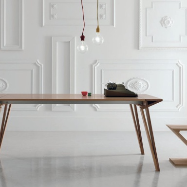 Oblique dining table