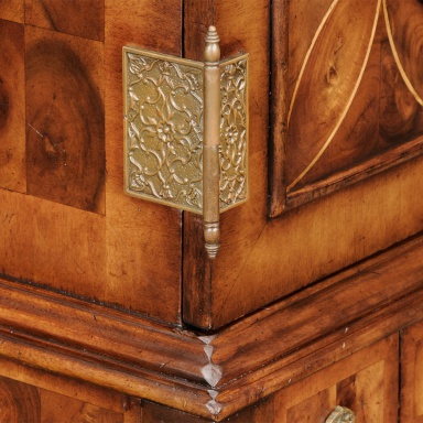 Secretaire William and Mary