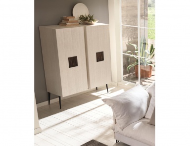 Cupboard Cabinet City piedi bassi, Cantori