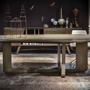 Atlante dining table