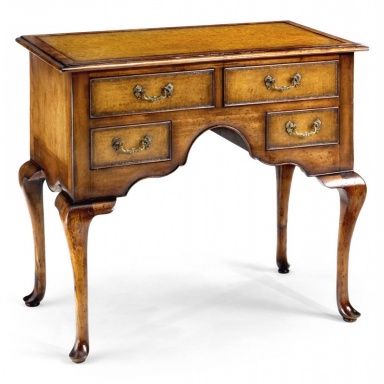 Dressing table Queen Anne