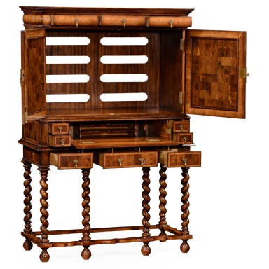 Cabinet for TV William and Mary