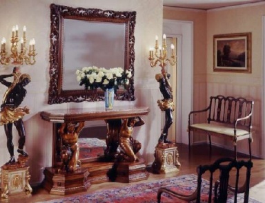 The console is made of solid wood, Ezio Bellotti