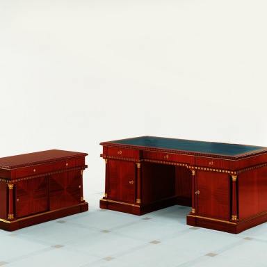 Desk S. I. P. ARR 09