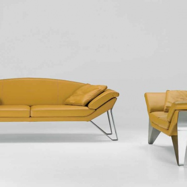Three-seater sofa V010