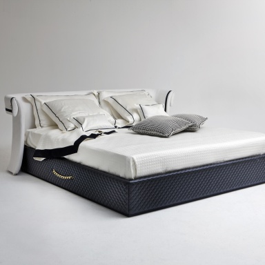 Double bed Rue de Charonne