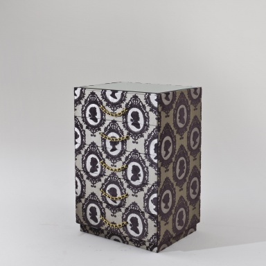 A chest of drawers Rue de Charonne