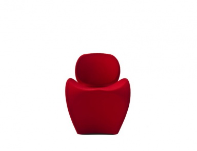 The Soft Big Heavy armchair with a frame made of wood, Moroso