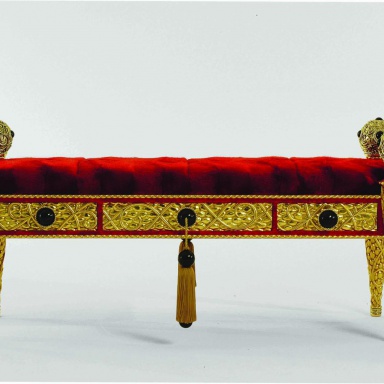 The Rouge et or bench