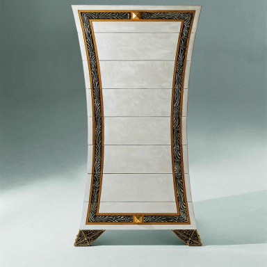 Chest Una Visione Di Eleganza