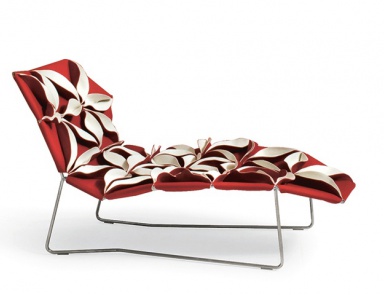 The Antibodi chaise longue in fabric, Moroso