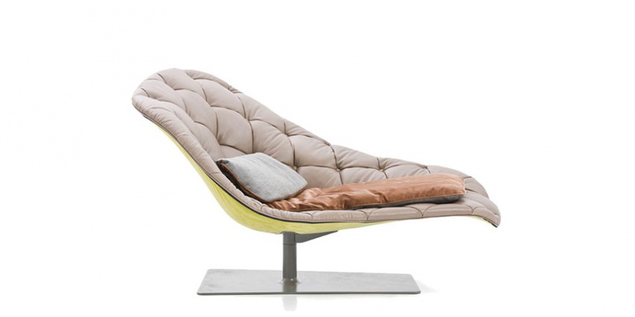 The Bohemian chaise longue in fabric with a metal frame, Moroso