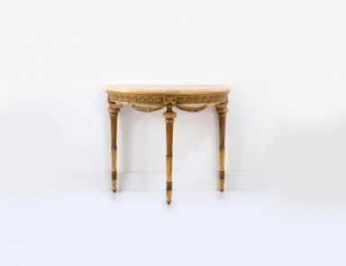 The console is made of solid wood, Chelini