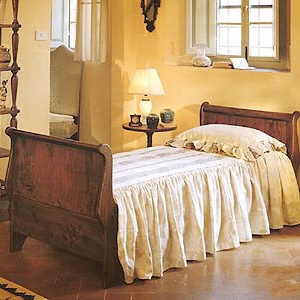 Bed with high headboard Luigi Filippo