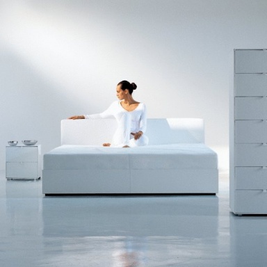 The Metropolitan Bed