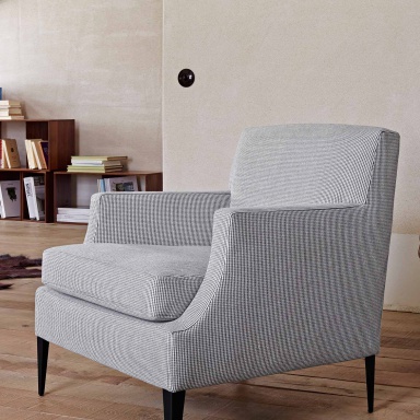 The VOLTIGE armchair
