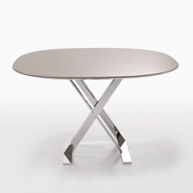 Pathos dining table