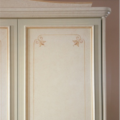 Linda Armadio wardrobe