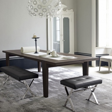 Omero dining table