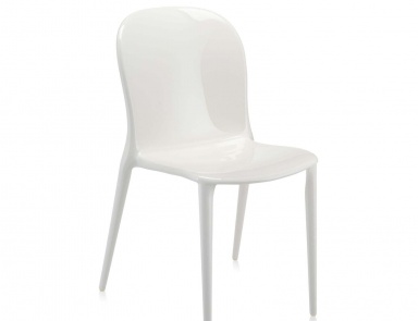 The polycarbonate chair Thalya, Kartell