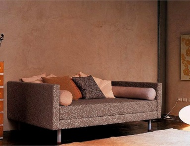 The couch is steel framed Parsi, Mussi