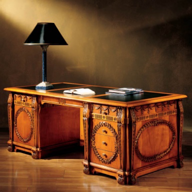 Writing table Armando Rho