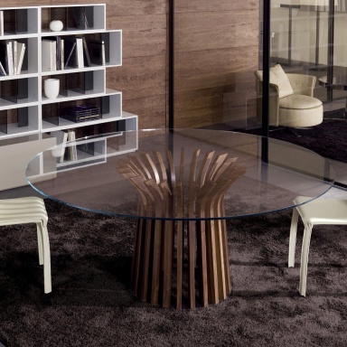 Radius dining table