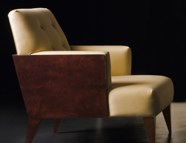 A chair made of natural wood Goa-Pergamena, Tura