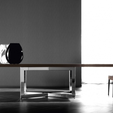 EVOQUE dining table