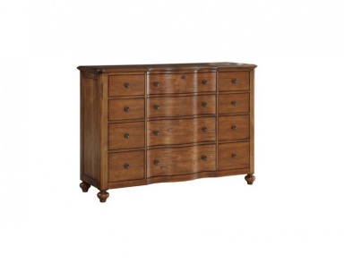 A chest of drawers with shaped top Creswell, Broyhill Furniture