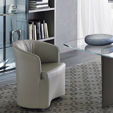 The Opera Dinner Chair