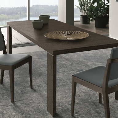 Dining table Long Island