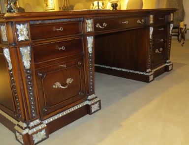 A Desk made of natural wood, Francesco Molon