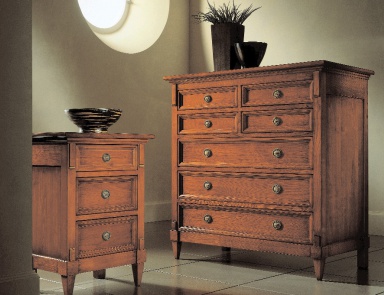 A chest of drawers with wooden frame, Avenanti