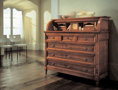 A chest of drawers with wooden frame, Avenanti
