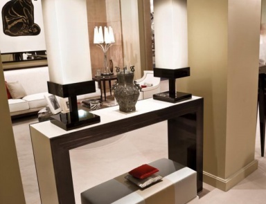 The console is natural wood, Tura