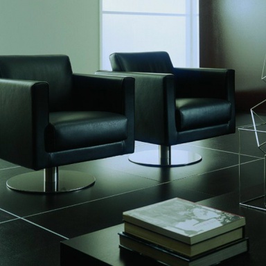 Chair with metal legs Cubic