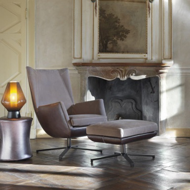 Chair with Ottoman foot Fly