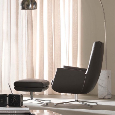 Chair with Ottoman foot Fly