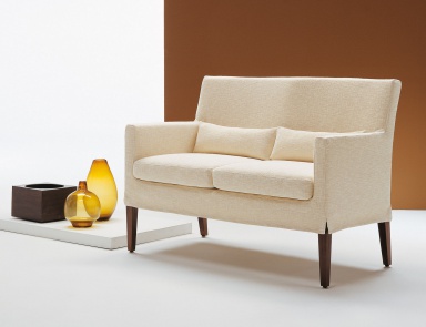 Sofa on wooden legs Betty, Bodema