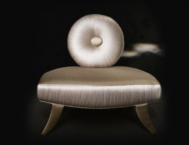 The chair in upholstered fabric in a pearl shade, Casali