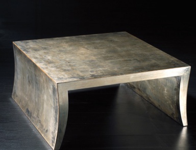 A coffee table, Spini