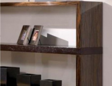 A rack of black makassarese Eben Soho, Poles Salotti