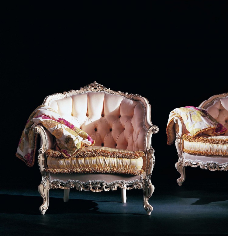 Armchair in classic style, Ramplodi