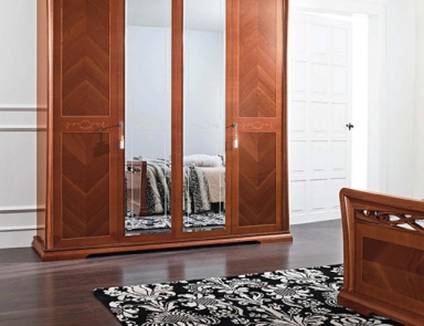 Wardrobe Mary, Maronese