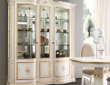 Showcase a classic style of Vivaldi, Maronese