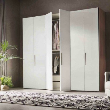 Anta Liscia Wardrobe