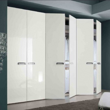 Anta Liscia Wardrobe