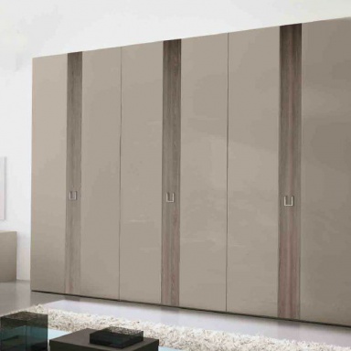 Anta Liscia Wardrobe