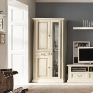 A display Cabinet Nabucco